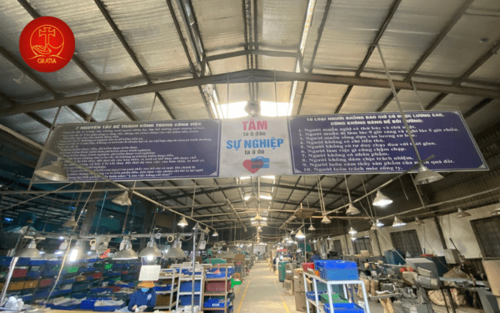 Tượng đức mẹ ngoài trời 
