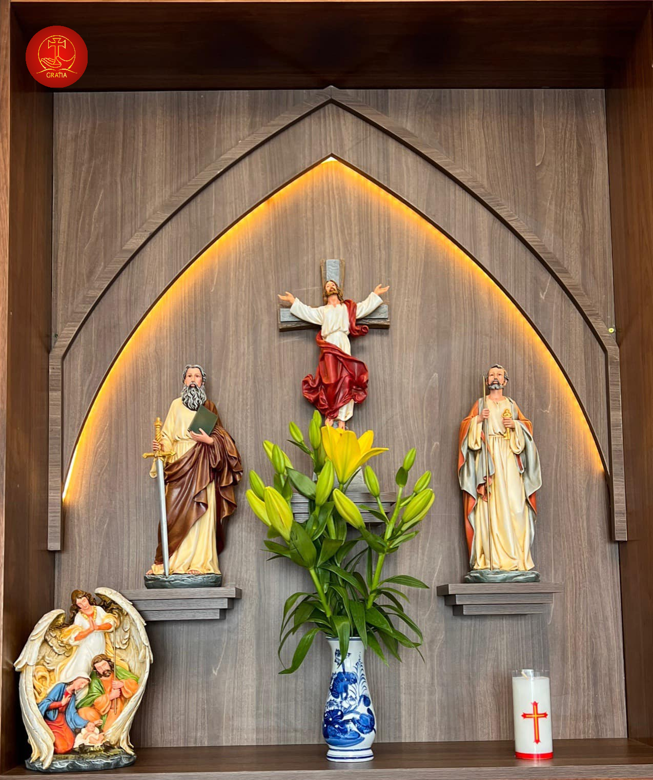 có nên để bàn thờ chúa trong phòng ngủ