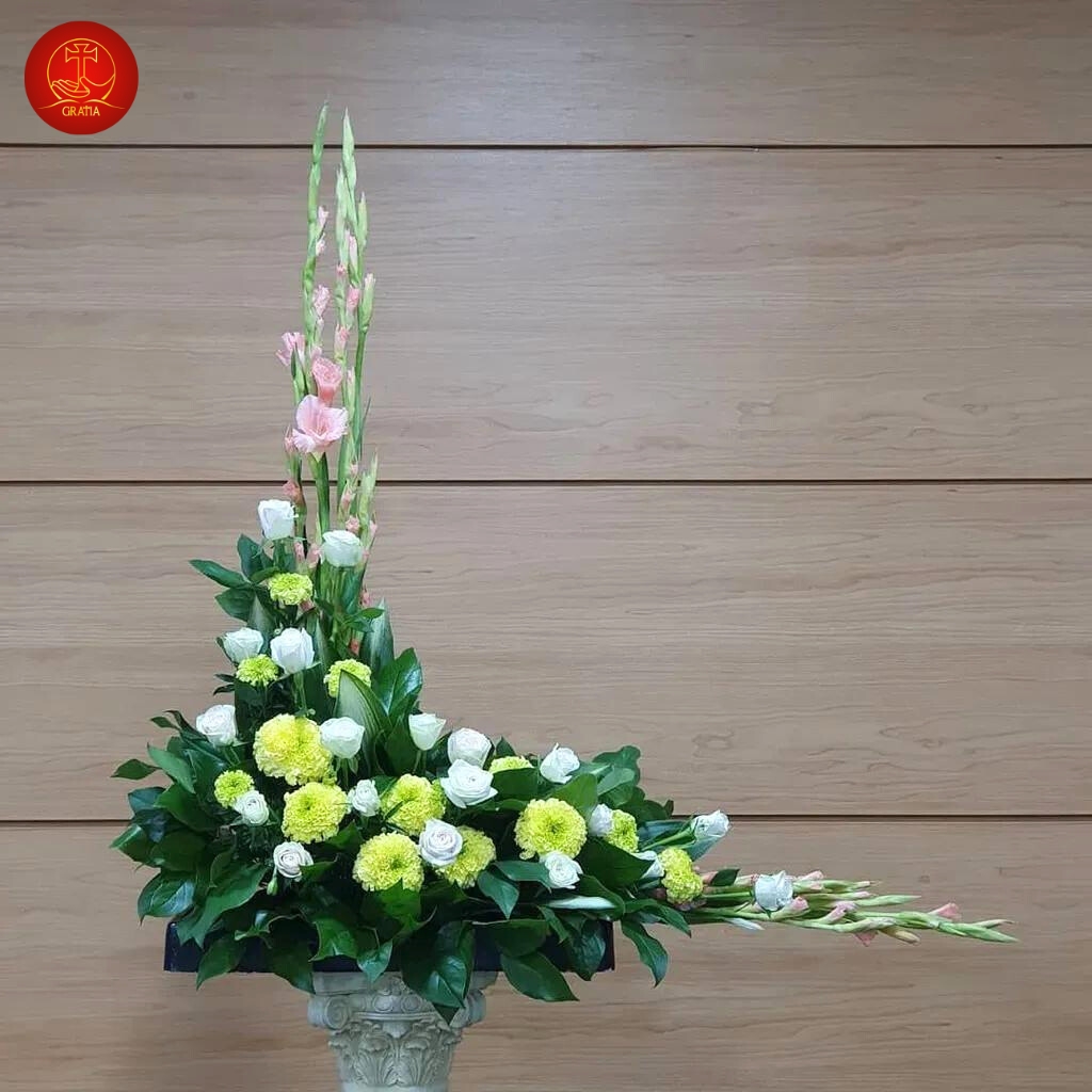 bàn thờ chúa nên để hoa gì