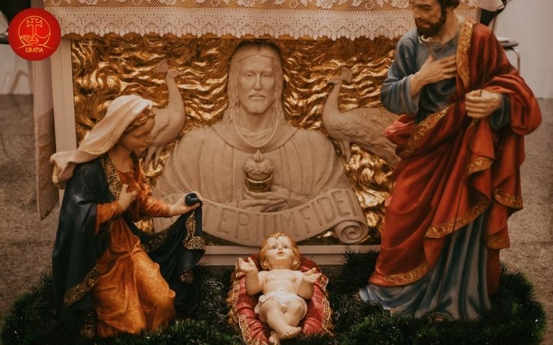 Hướng dẫn chọn và bày trí tượng Chúa Giáng Sinh – từ kích thước, chất liệu đến bố cục và ý nghĩa tâm linh