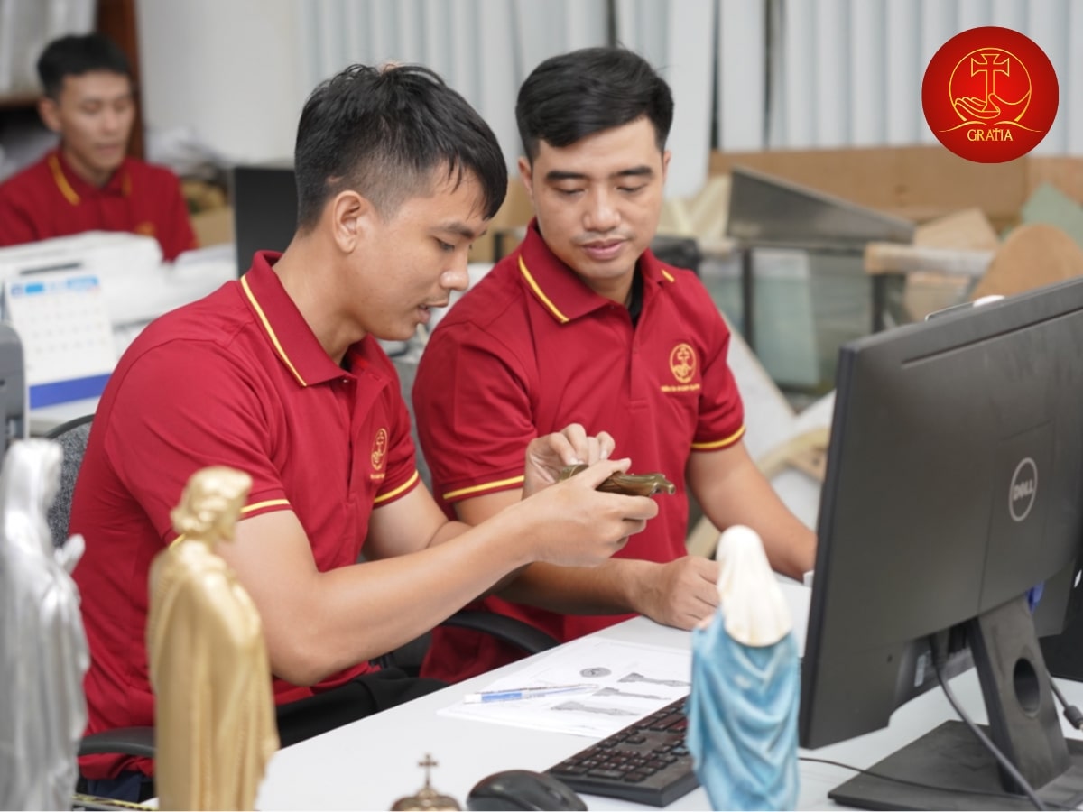 tượng đài đức mẹ đẹp
