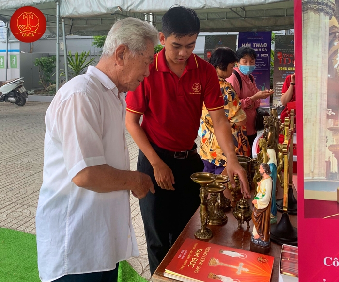 xưởng đúc tượng đồng