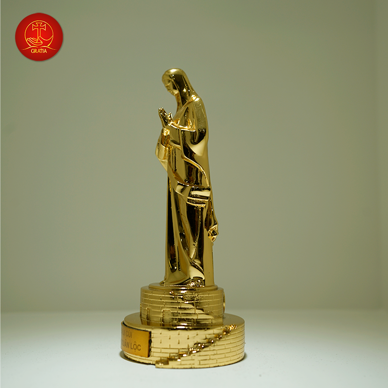 Mẹ Núi Cúi - Mạ Vàng