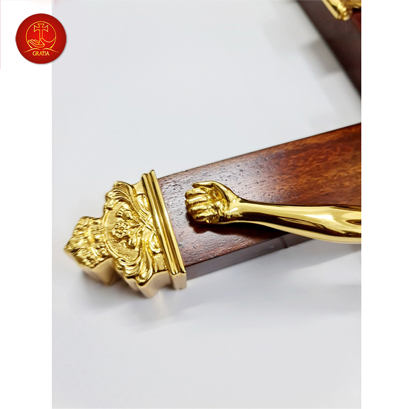 Thánh Giá Chúa Giêsu Gỗ Treo Cao 33 cm - Màu Vàng Gold