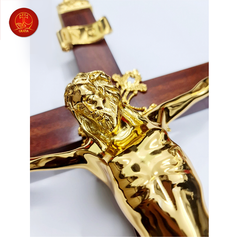 Thánh Giá Chúa Giêsu Gỗ Treo Cao 33 cm - Màu Vàng Gold