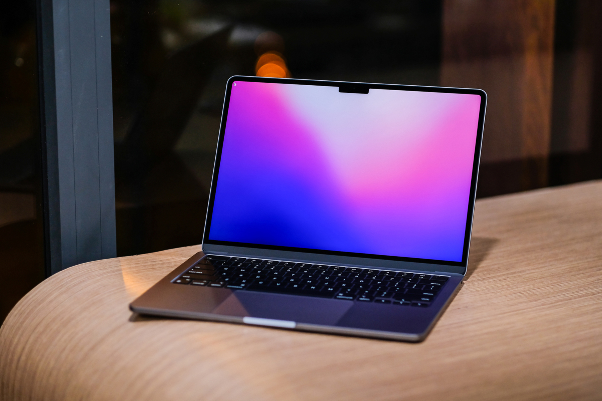 8 laptop mỏng nhẹ đang bán tại Việt Nam