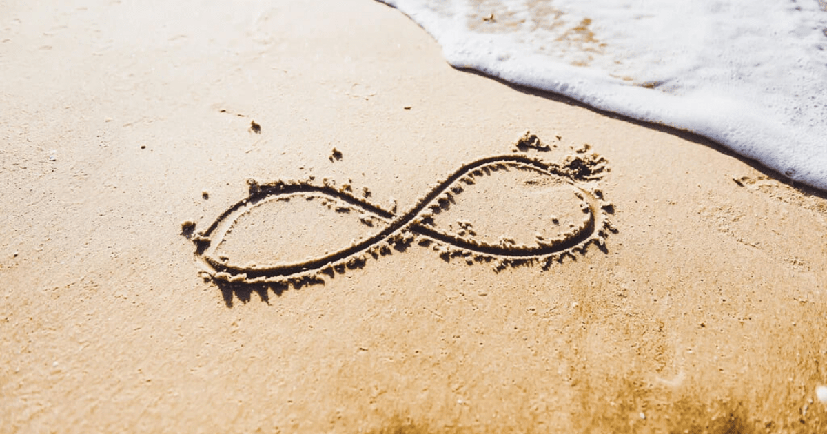 Biểu tượng vô cực giàu ý nghĩa trong tình yêu