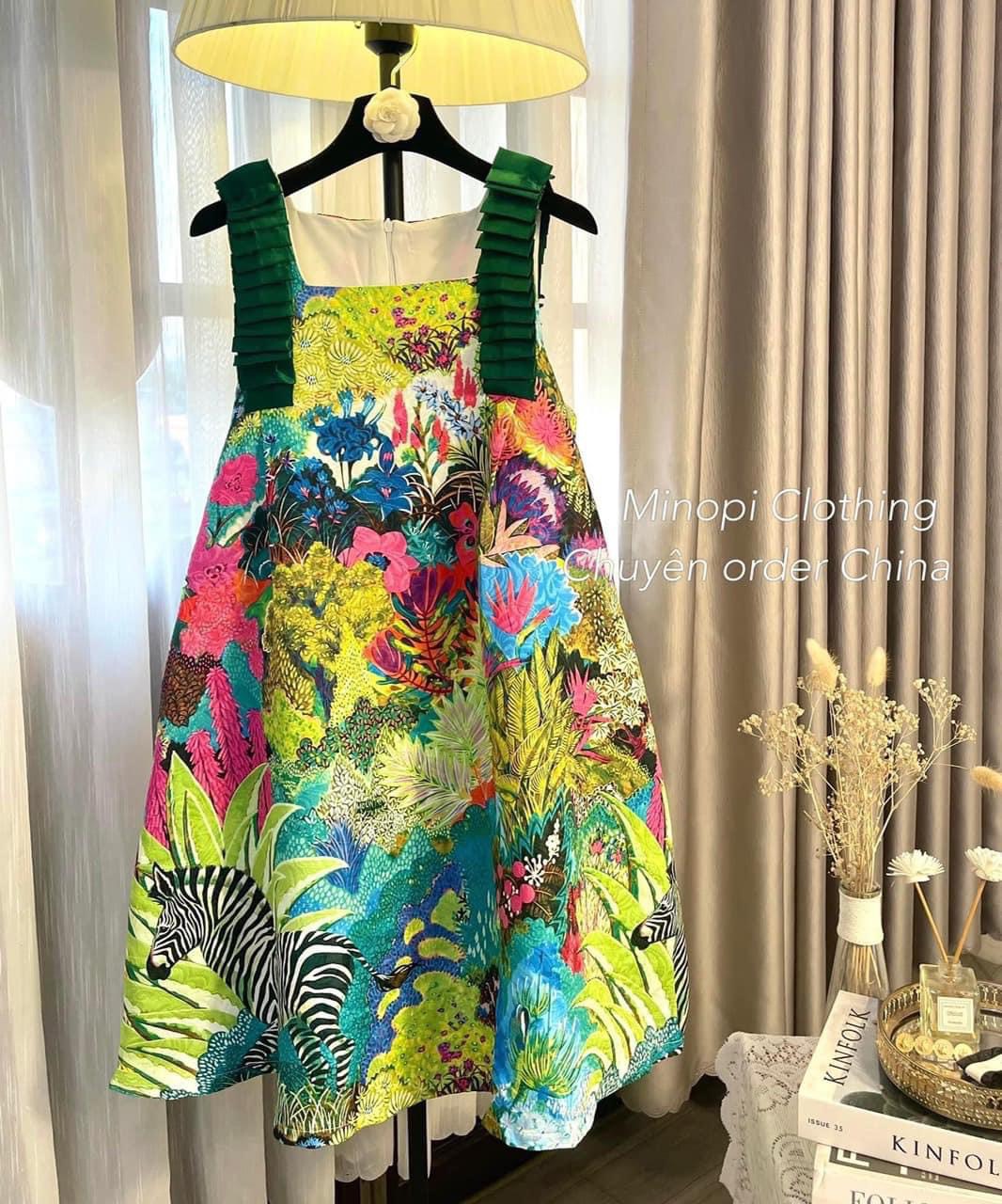 Váy Gấm Bèo Vai Hoạ Tiết Nhiệt Đới