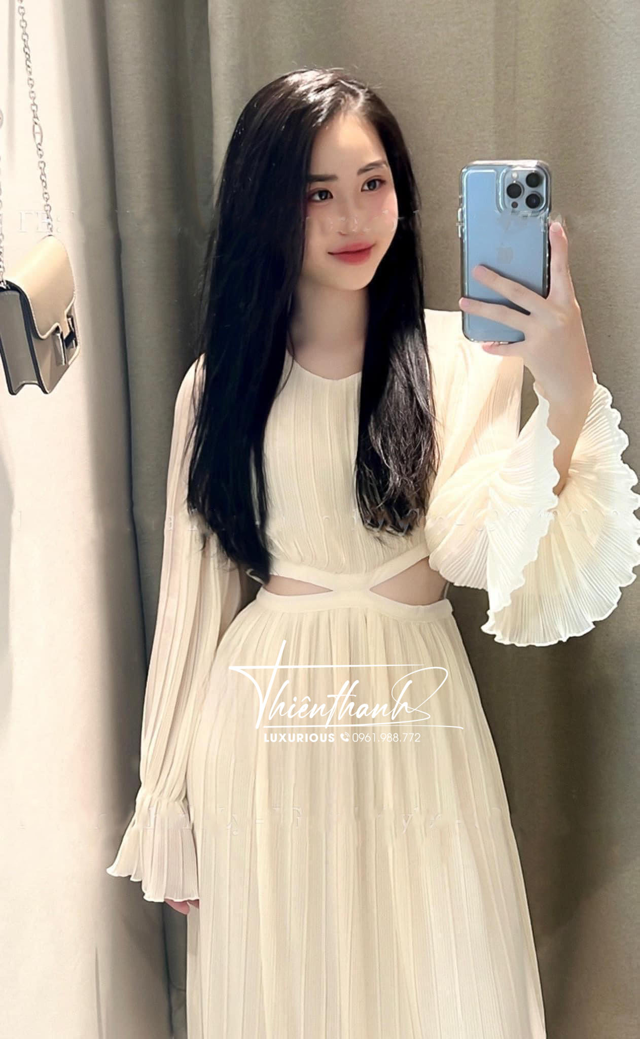 Đầm Dài Xếp Ly Tay Dài Khoét Eo
