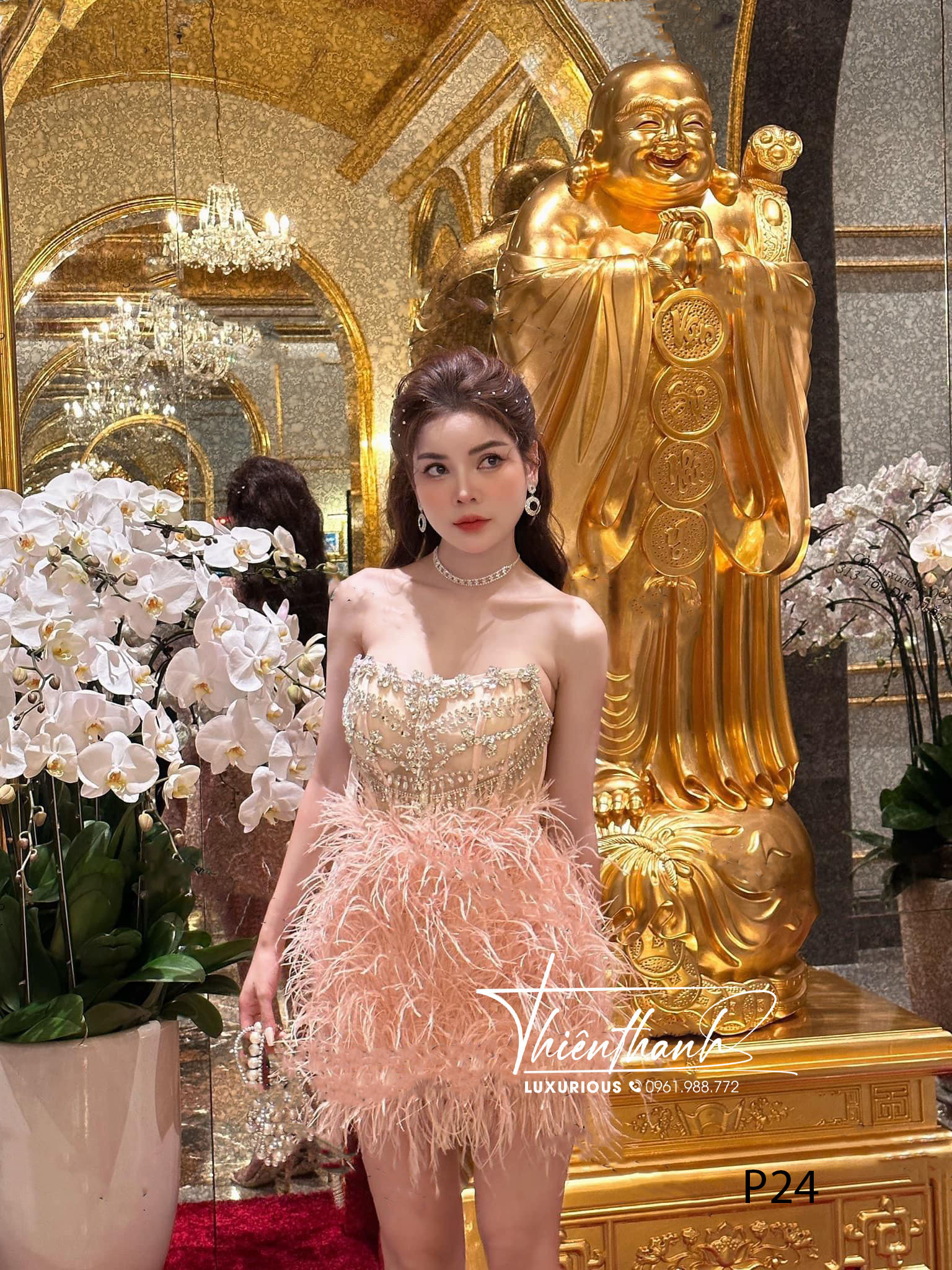 Đầm TK Ngắn Cúp Ngực Kết Lông Vũ Đính Đá