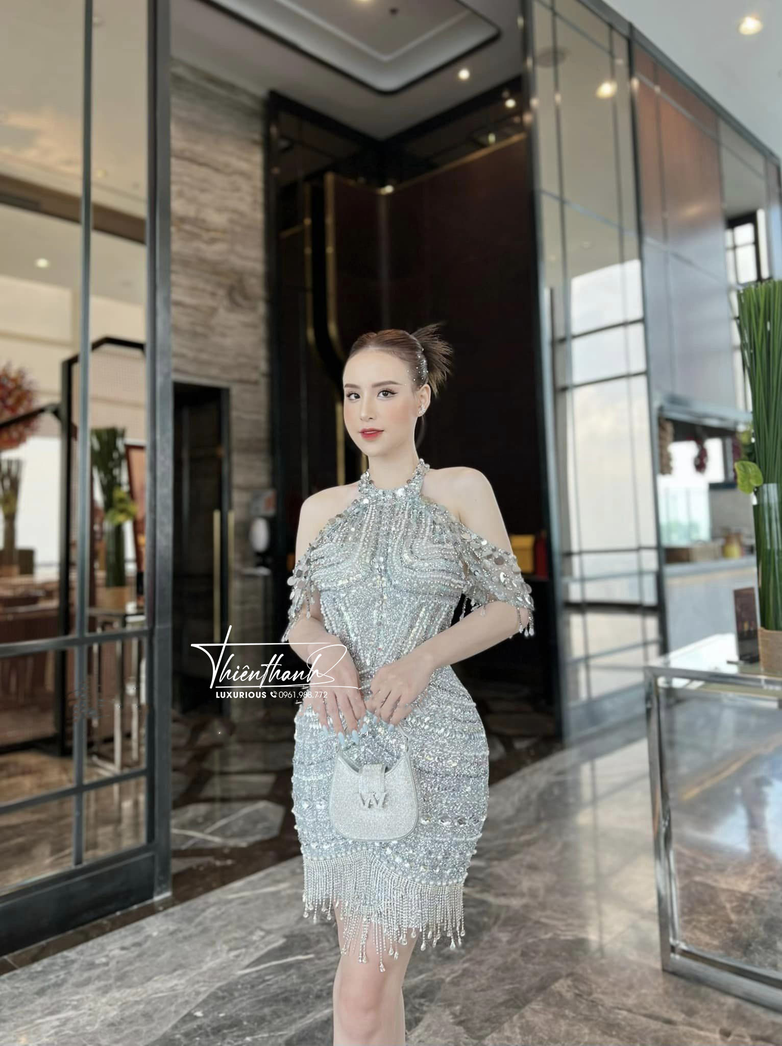 Đầm TK Ngắn Yếm Đính Kim Sa Vai Rơi