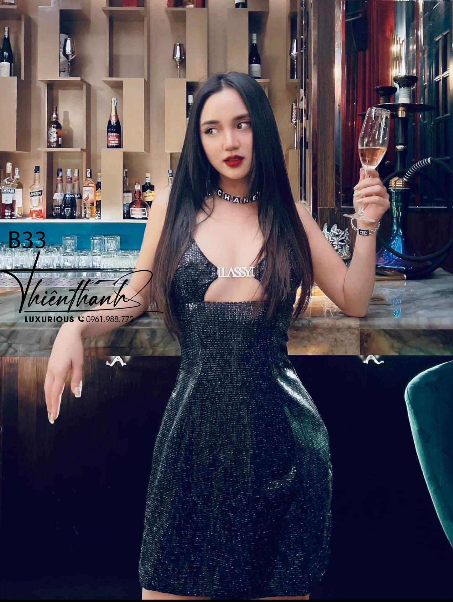 Đầm TK Ngắn Xẻ Ngực Ôm Body LASSY