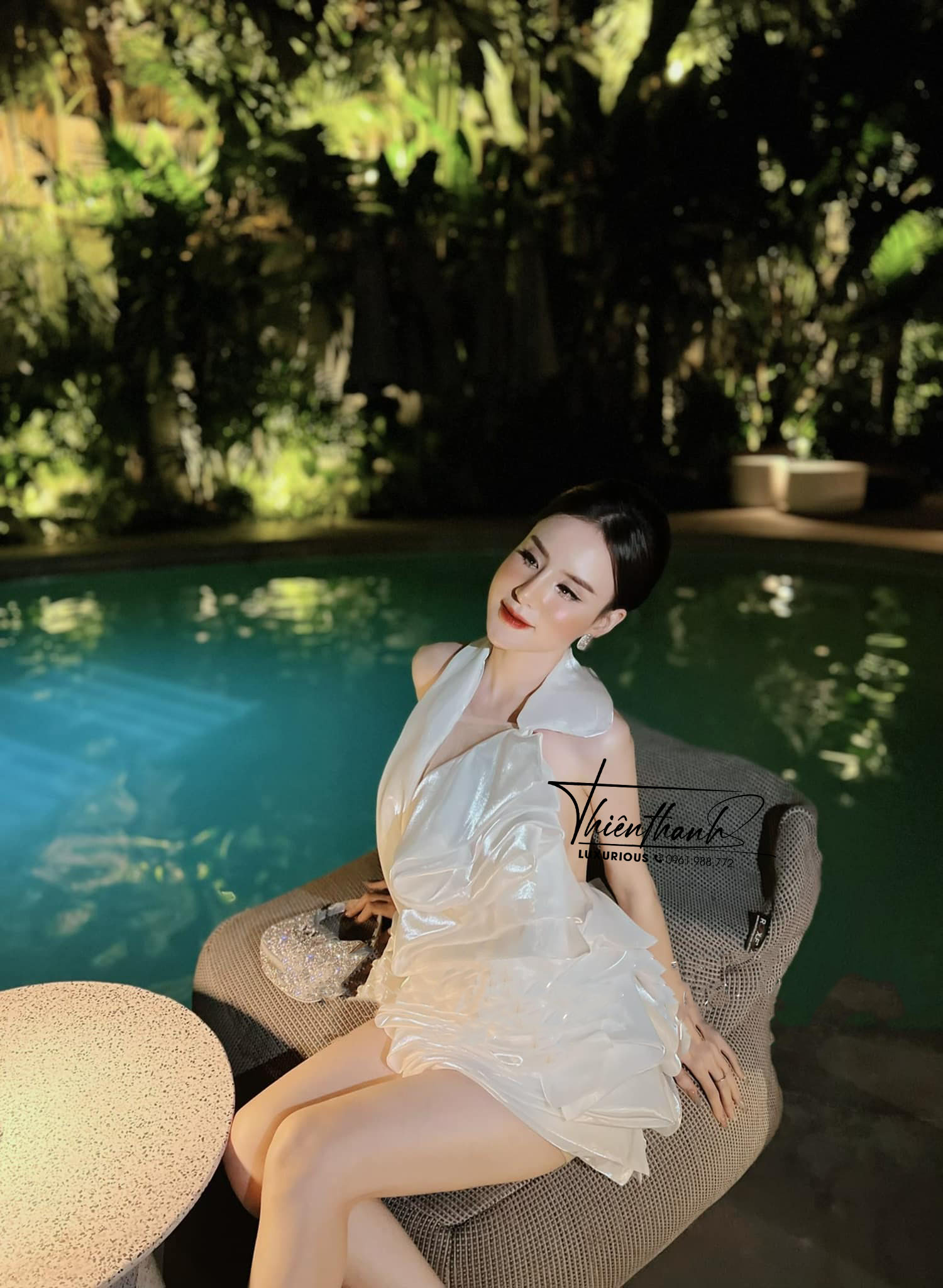 Đầm TK Ngắn Tơ Xếp Tầng Dây Đá