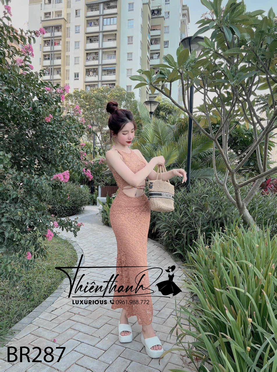 Đầm Body Dài Cổ Yếm Khoét Bụng