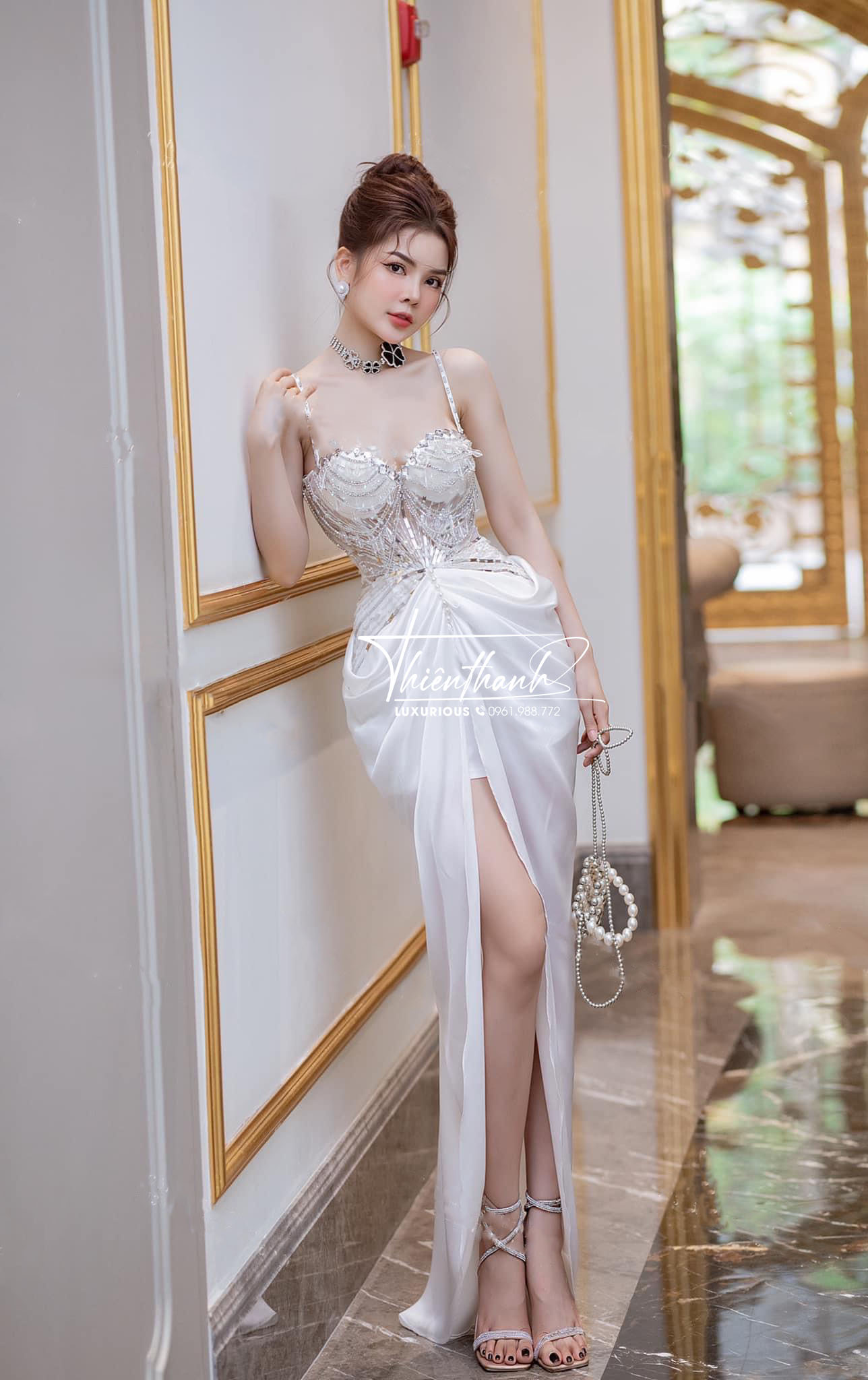 Đầm TK Dài Hai Dây Đính Kết Nhún Xẻ Tà