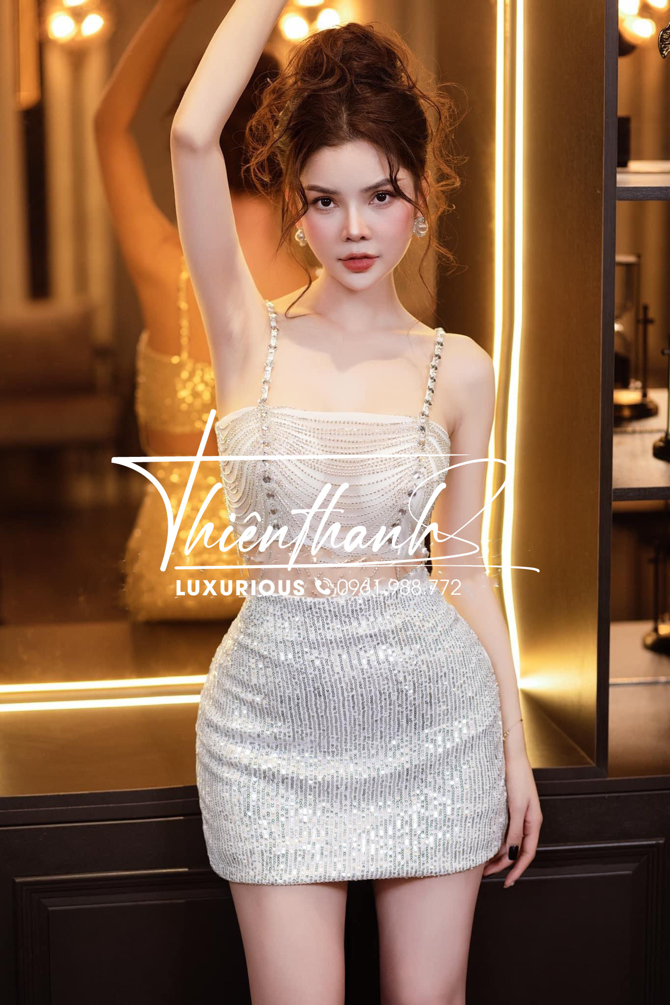 Set TK Ngắn Áo Croptop Hai Dây Đính Đá Kèm Chân Váy Kim Sa