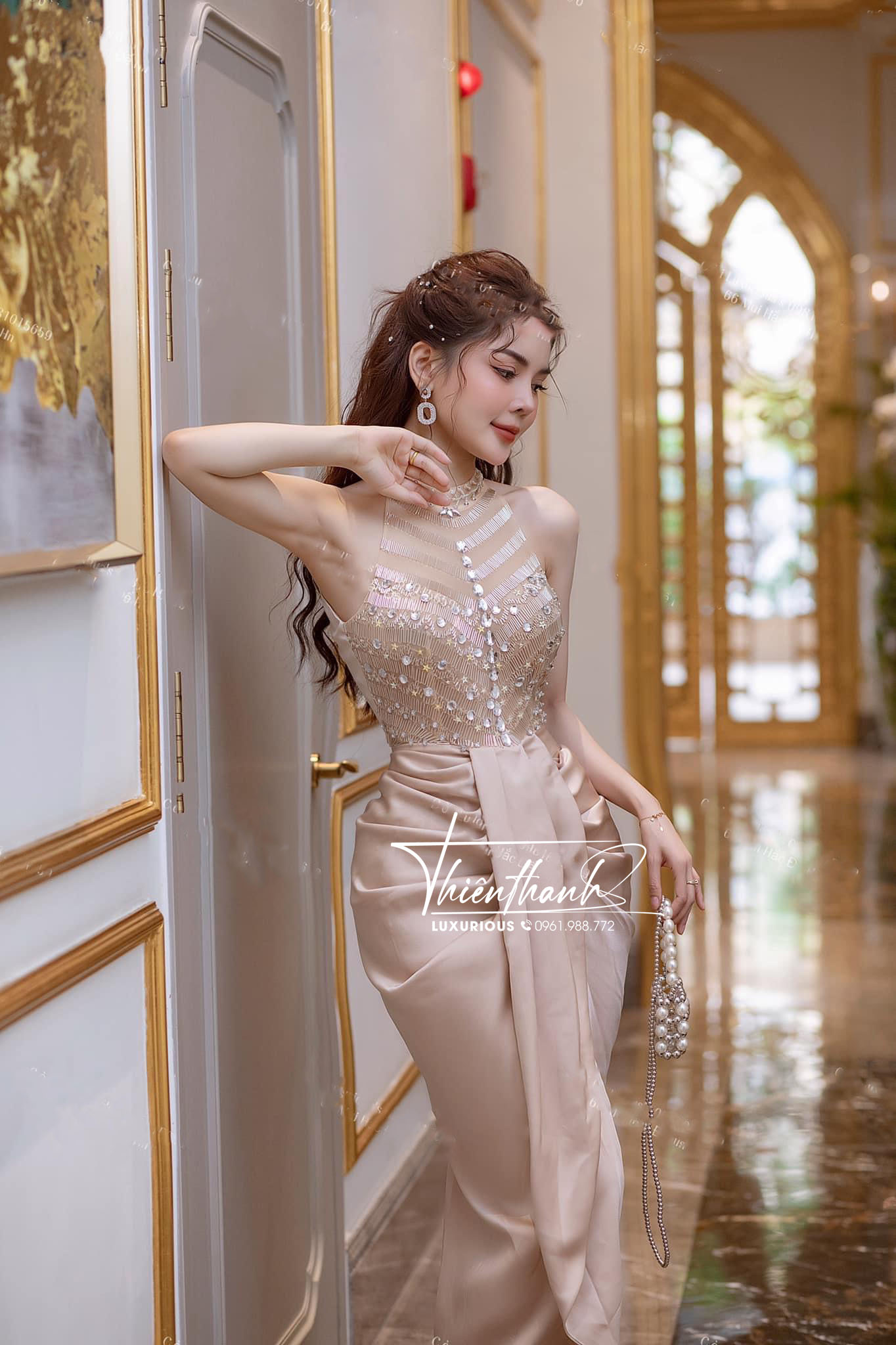 Đầm TK Dài Cổ Yếm Nhún Xẻ Tà Kết Cườm
