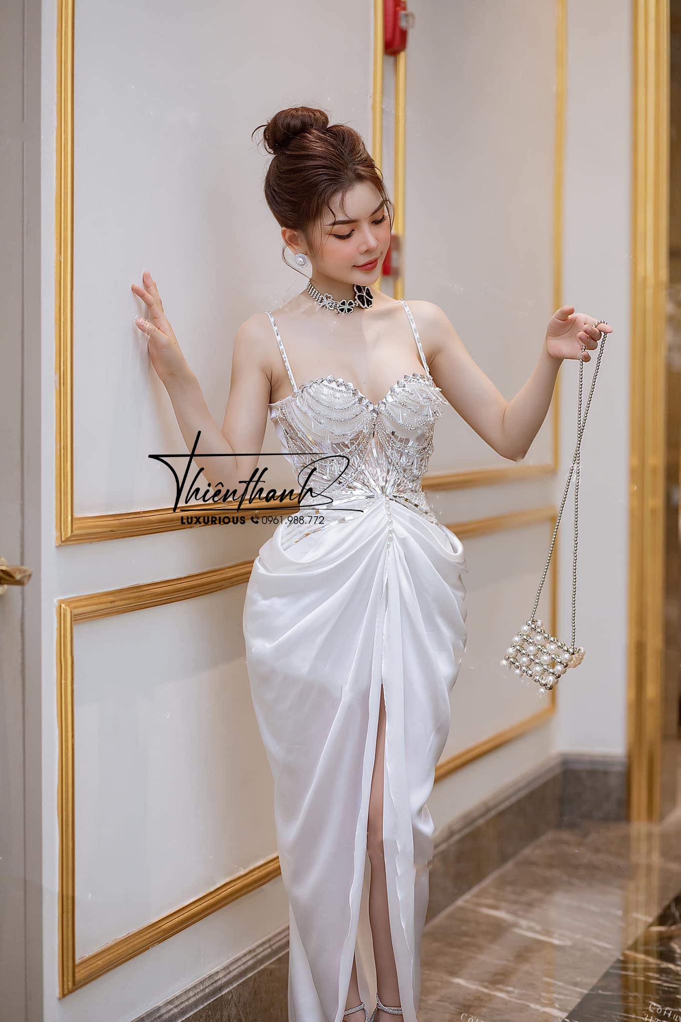 Đầm TK Dài Hai Dây Đính Kết Nhún Xẻ Tà