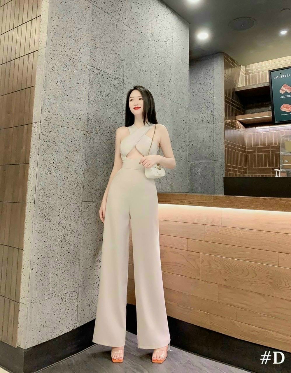 Jumpsuit Quần Ống Rộng Chéo Ngực Khoét Bụng