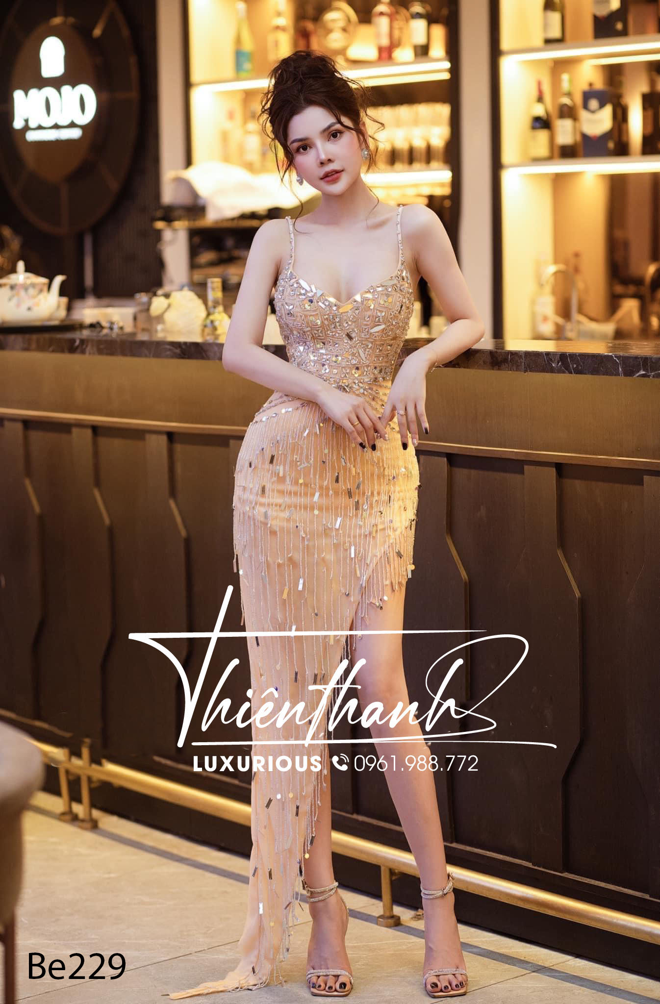 Đầm TK Hai Dây Dài Đá Phối Tua Rua Xẻ Tà