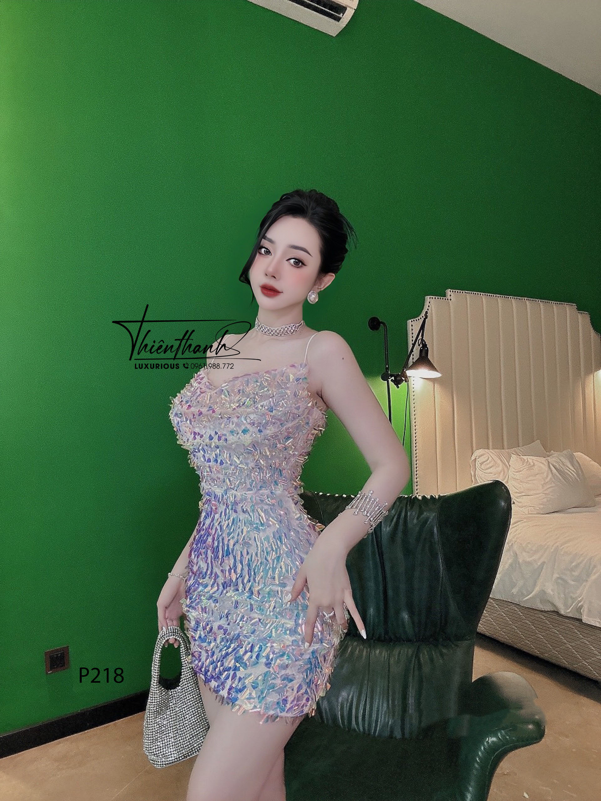 Đầm TK Body Ngắn Hai Dây Đính Kim Sa
