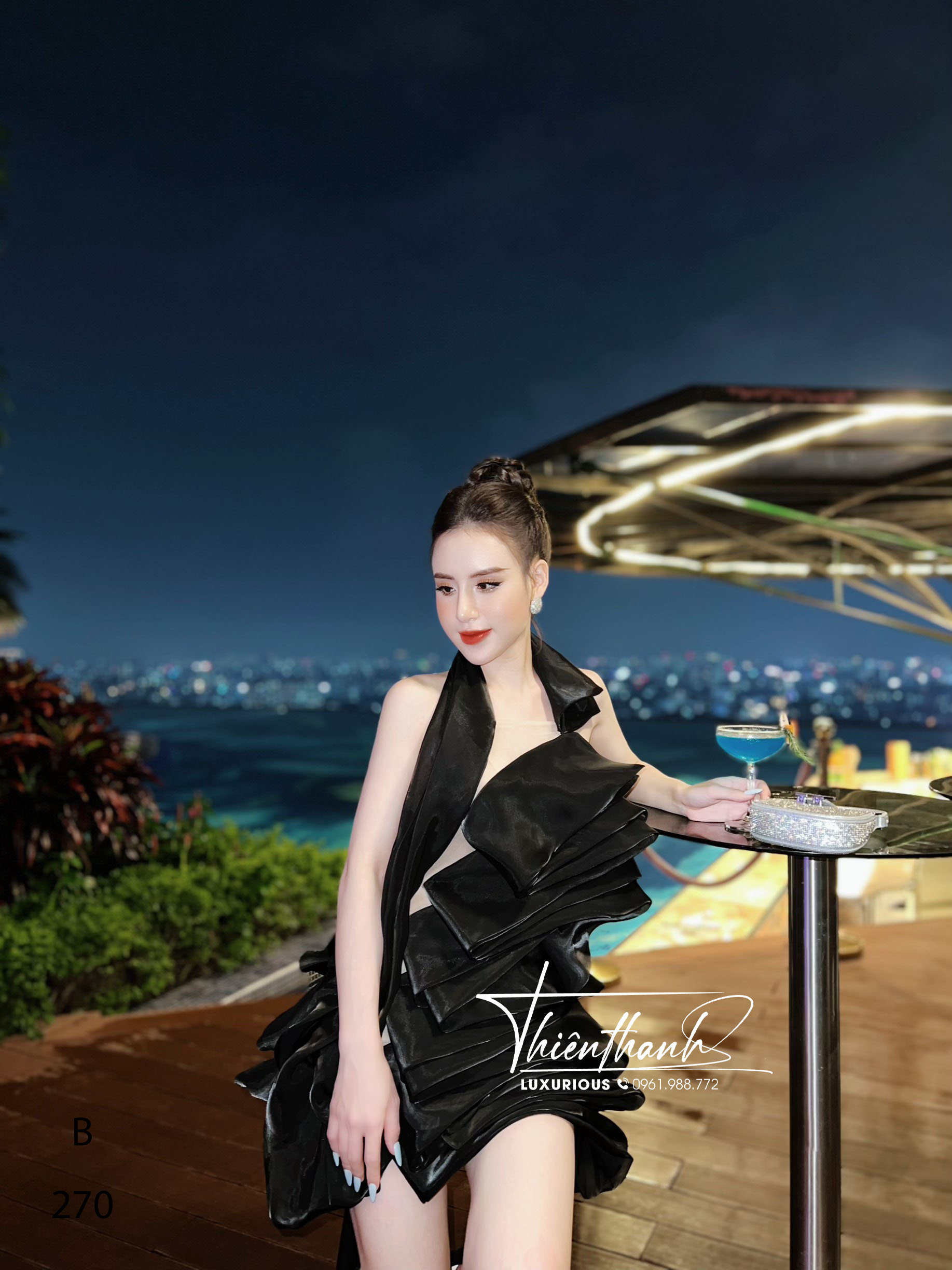 Đầm TK Ngắn Tơ Xếp Tầng Dây Đá