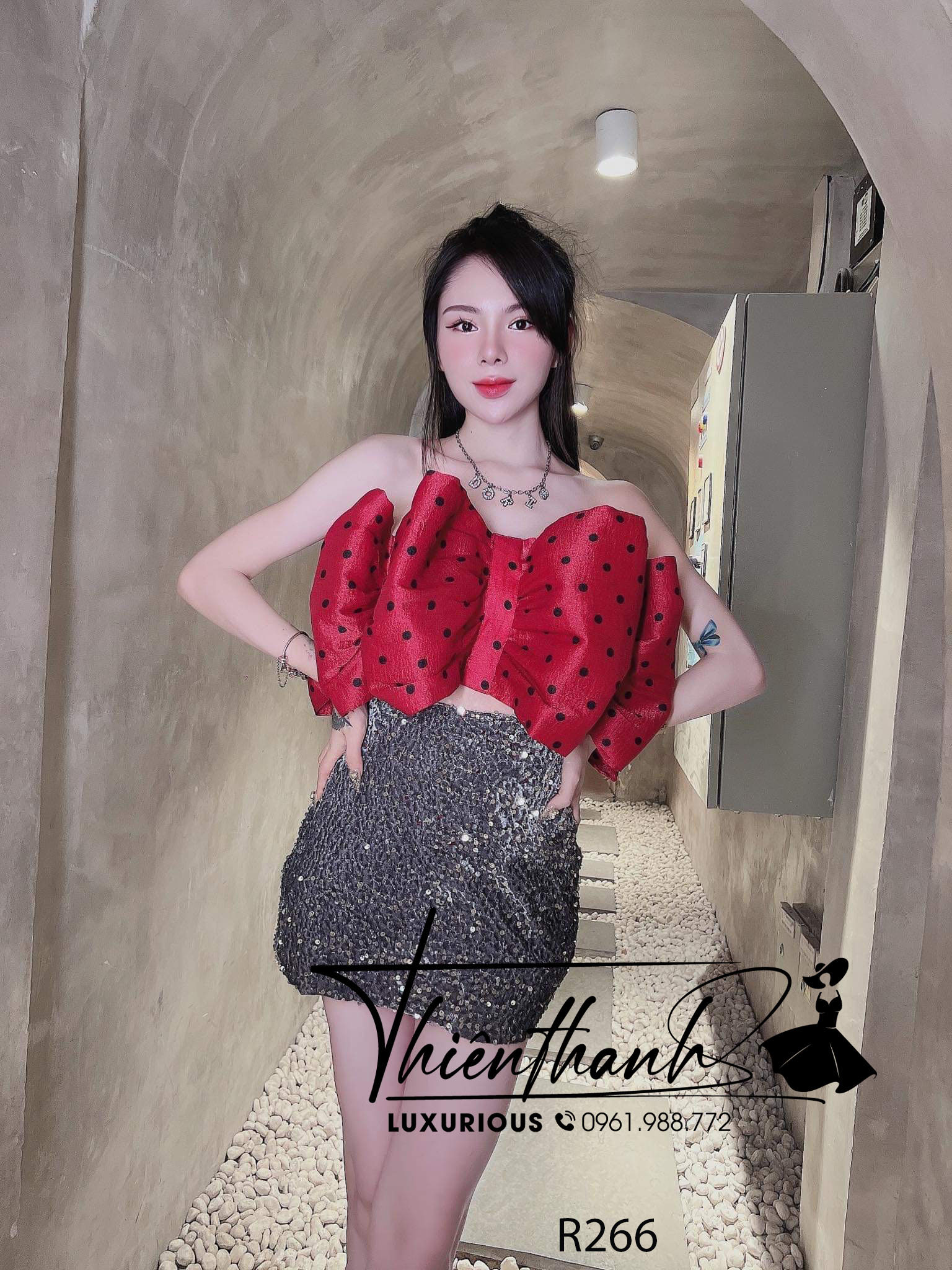Set Ngắn Nơ Đỏ Mận Chấm Bi Phối Chân Váy Xám