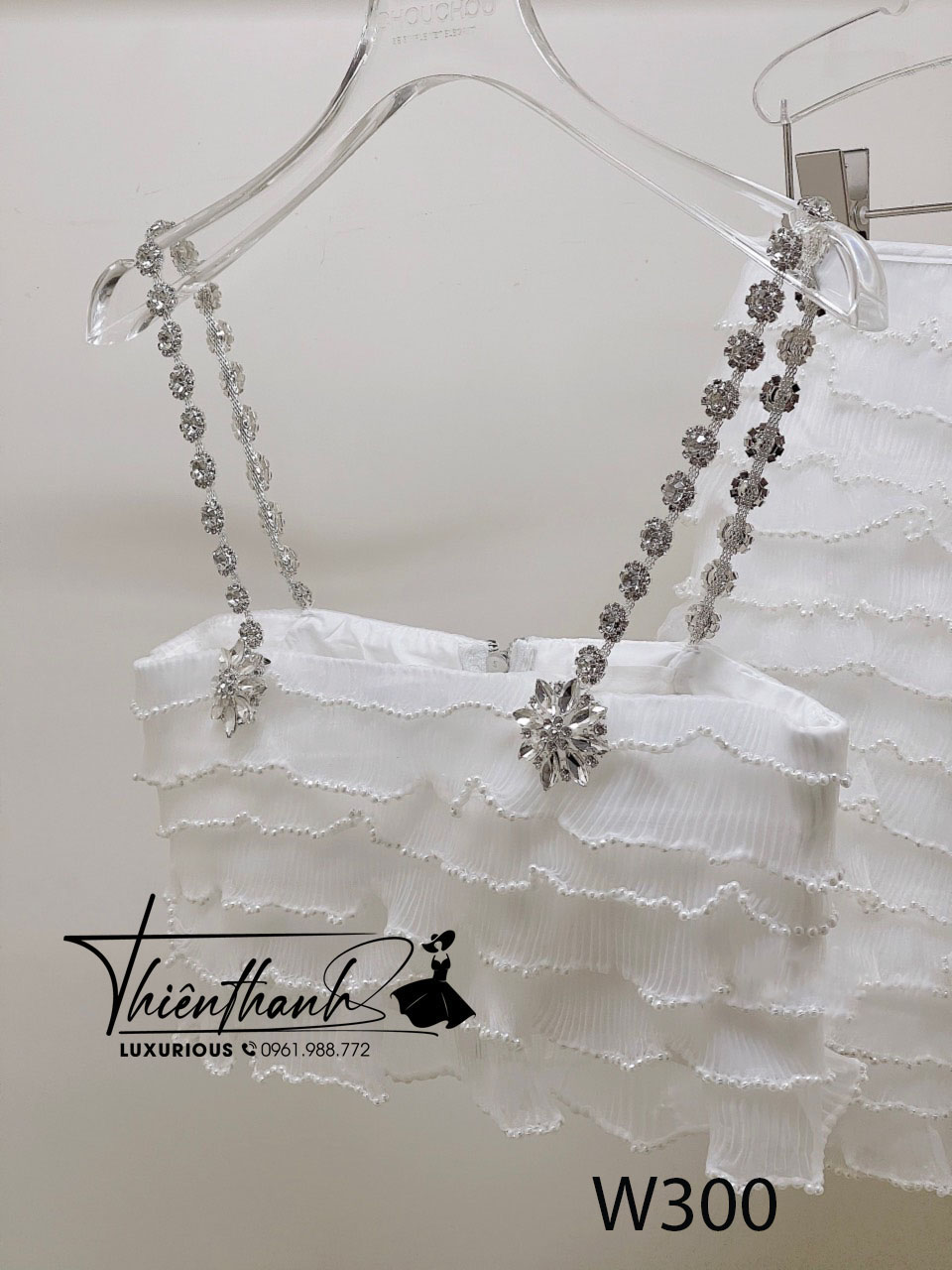 Set Ngắn Bèo Tầng Hai Dây Trắng