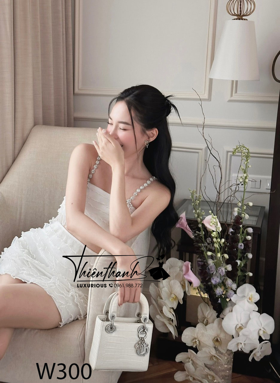 Set Ngắn Bèo Tầng Hai Dây Trắng