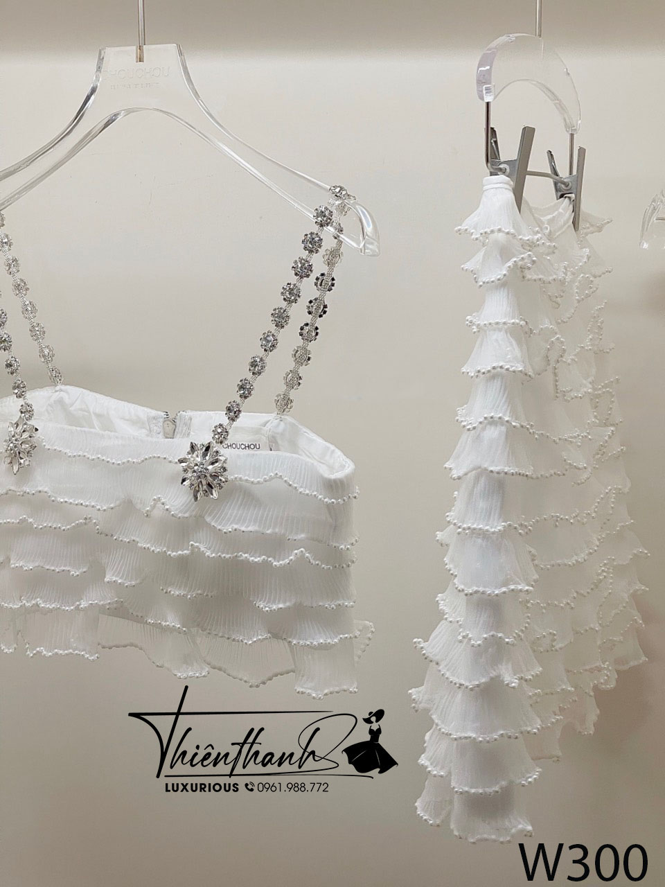 Set Ngắn Bèo Tầng Hai Dây Trắng