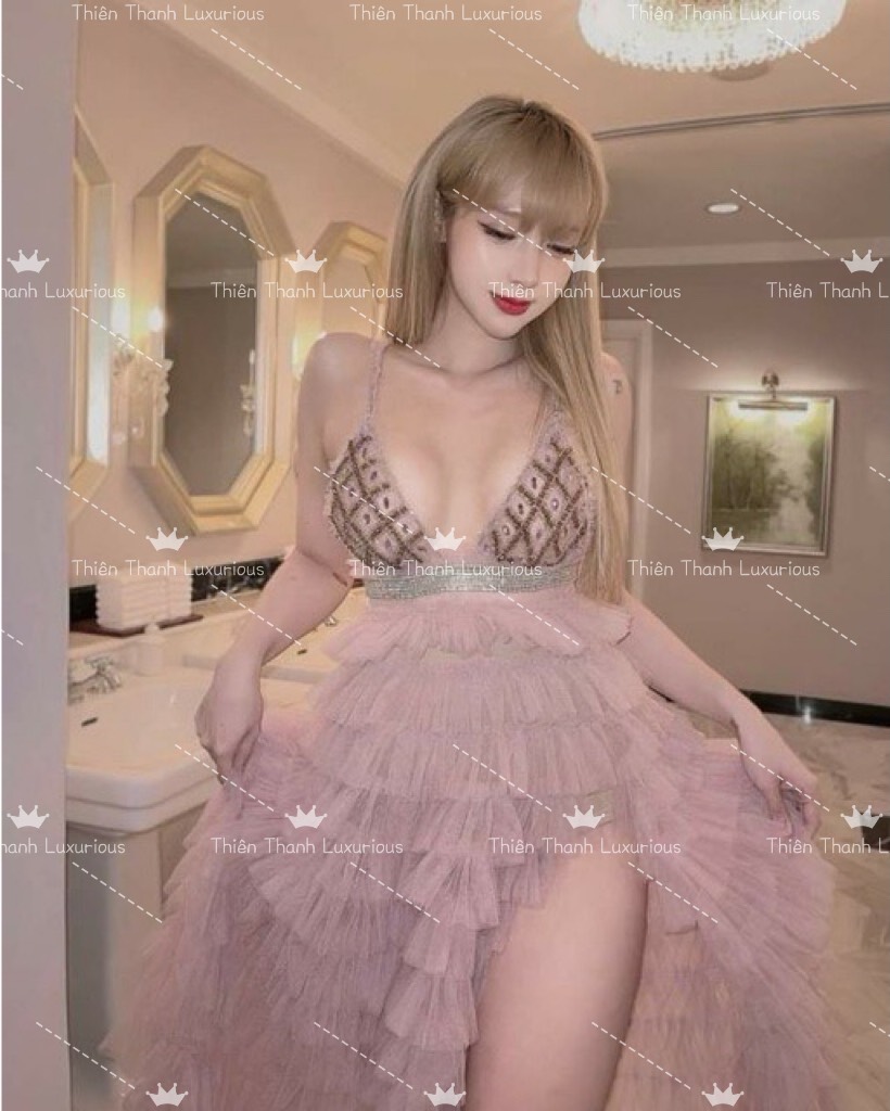 Đầm Hai Dây Nhún Tầng Dài Xẻ Ngực Chữ V Đính Kết