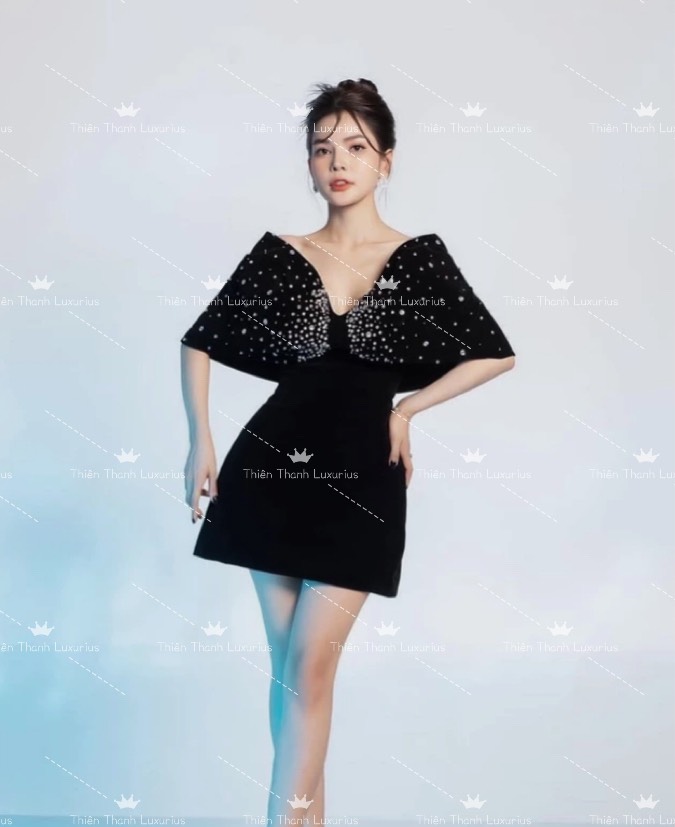 Đầm TK Ngắn  Dáng A Chất Nhung Kết Đá Pha Lê Bệt Vai