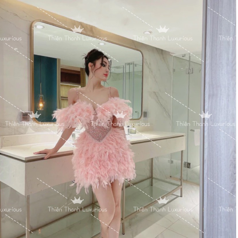 Đầm TK Ngắn Cúp Ngực 2 Dây Dáng Xoè Lông Vũ Đính Đá