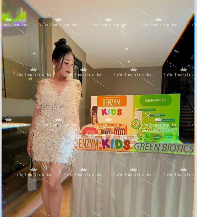 Đầm TK Ngắn Body Kim Sa Kết Lông