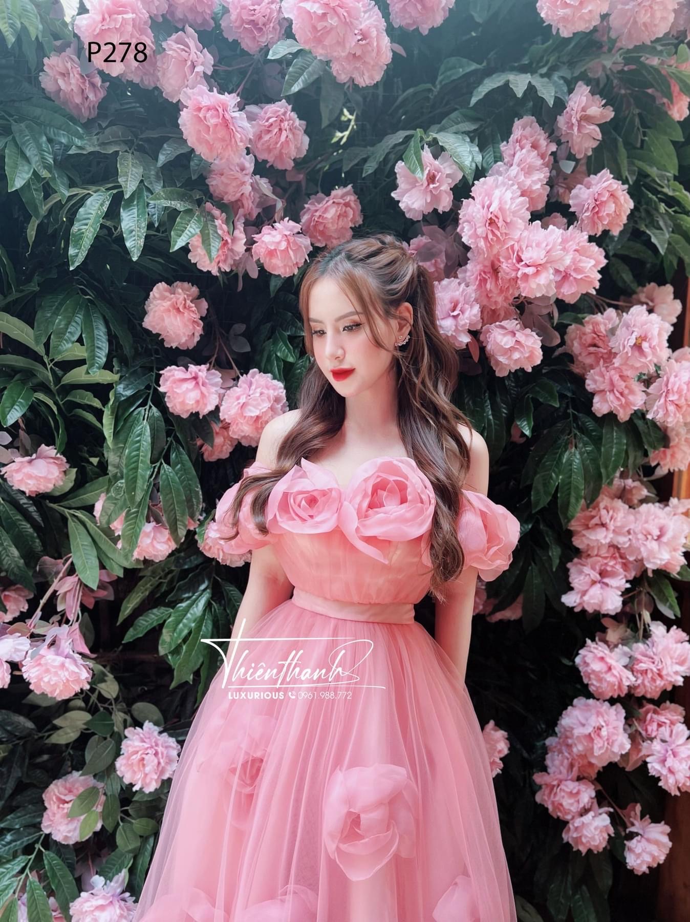 Đầm TK Dài Dáng Xoè Trễ Vai Hoa Nổi