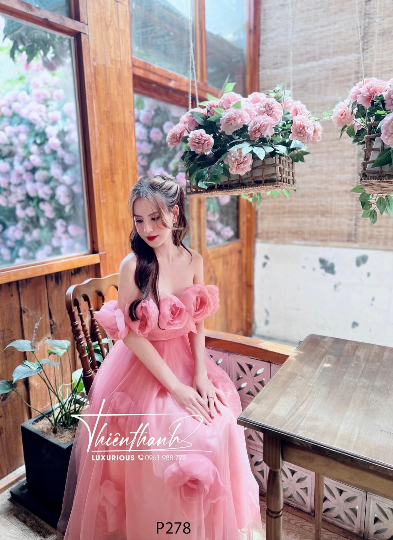 Đầm TK Dài Dáng Xoè Trễ Vai Hoa Nổi