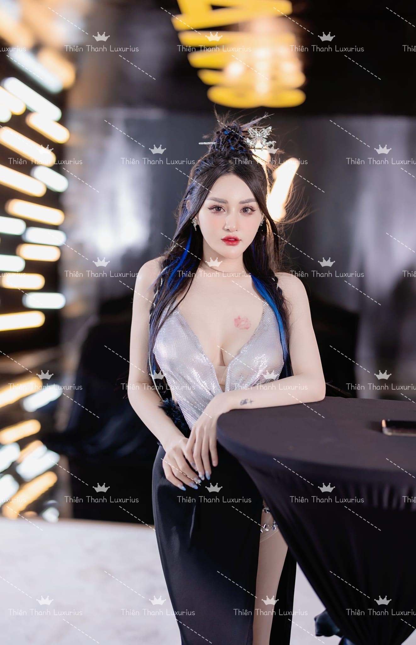Set TK Dài Áo Kim Sa Hai Dây Mix Chân Váy Lông Vũ Xẻ Tà