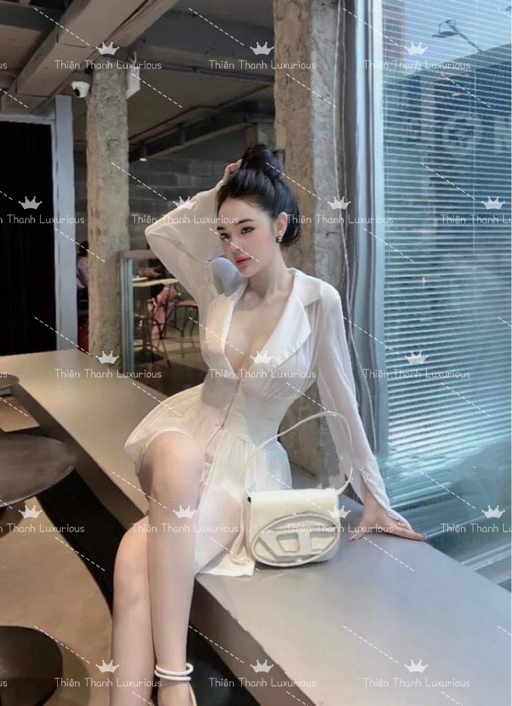 Set Voan Xẻ Ngực Phối Short