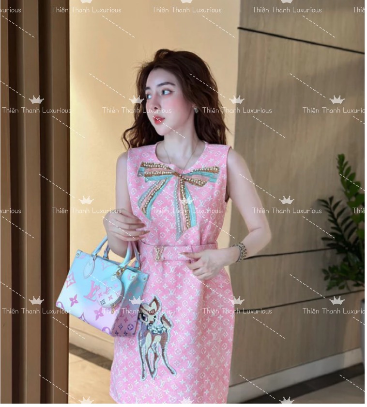 Váy QCCC Ngắn Hồng LV Kết Nơ Ngọc
