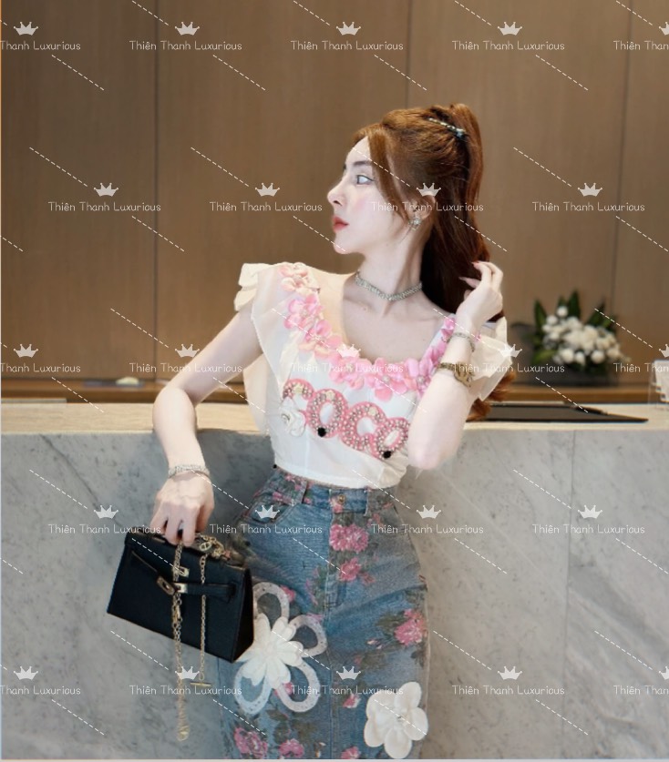 Set QCCC Dài Chanel Áo Cánh Tiên Kết Đá Phối Chân Váy Jeans Đính Hoa