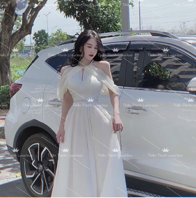 Đầm Voan Dài Rớt Vai Cổ Và Eo Phối Cườm