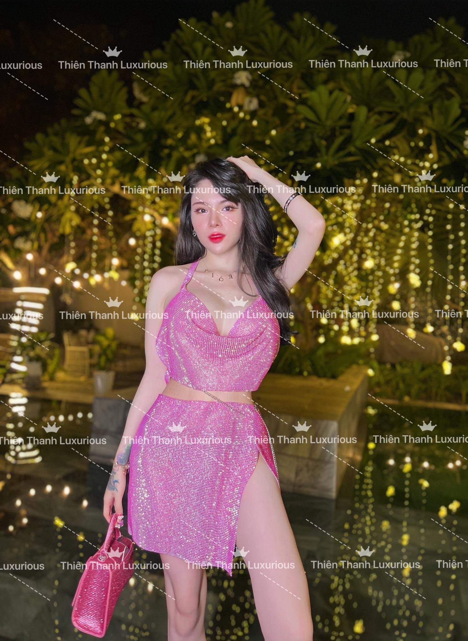 Set TK Ngắn Kim Sa Áo Croptop Cổ Yếm Mix Chân Váy Ngắn Xẻ Tà