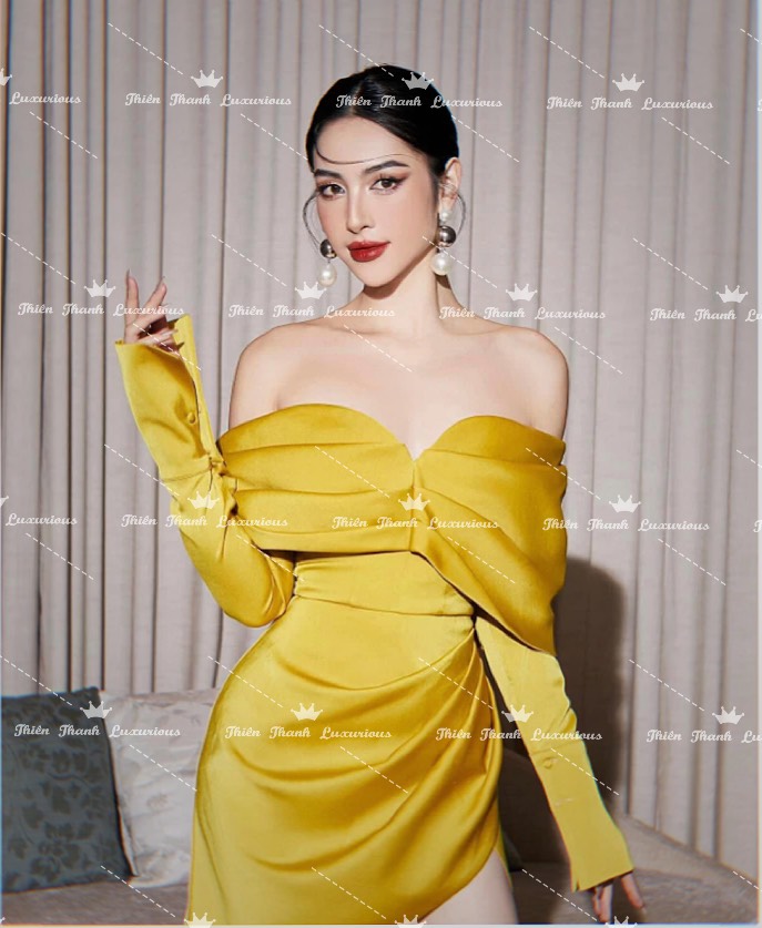 Đầm Body Ngắn Tay Dài Trễ Vai Xẻ Tà