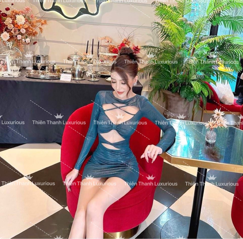 Đầm TK Body Ngắn Khoét Ngực Khoét Eo Tay Dài
