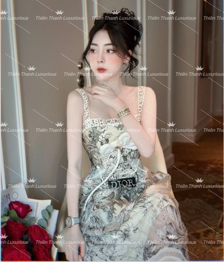 Đầm QCCC Dior Dài Hai Dây Hoạ Tiết Nổi