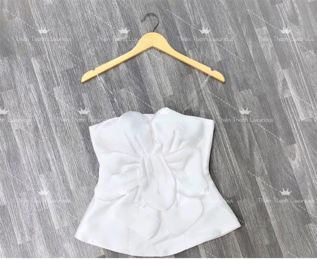 Áo Peplum Đính Cánh Hoa Mai