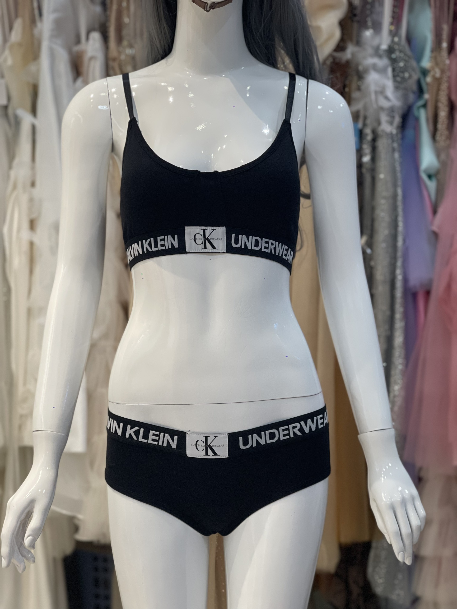 Bikini Hai Dây Phong Cách Thể Thao Có Mút Ngực