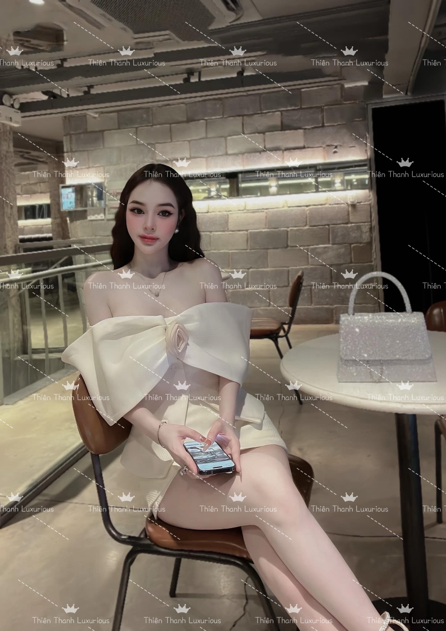 Set TK Trễ Vai Kết Hoa Hồng Quần Giả Váy