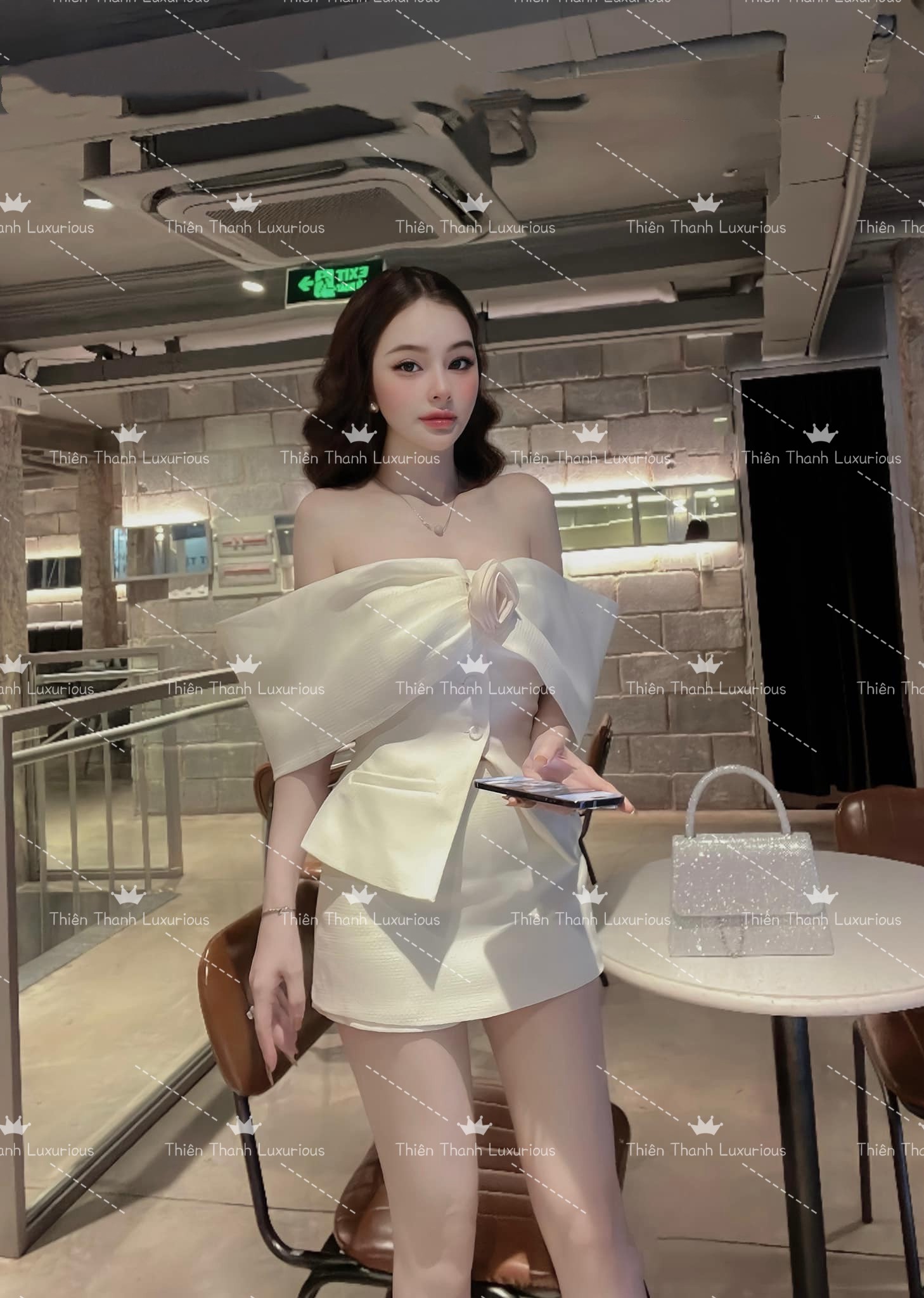 Set TK Trễ Vai Kết Hoa Hồng Quần Giả Váy