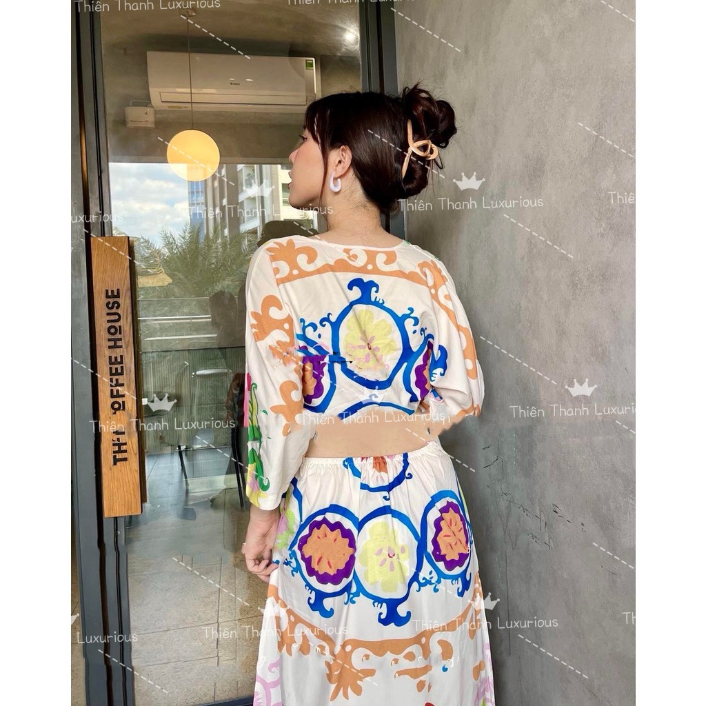Đầm Dài Zara Khoét Eo Xẻ Ngực Cổ V Hoạ Tiết